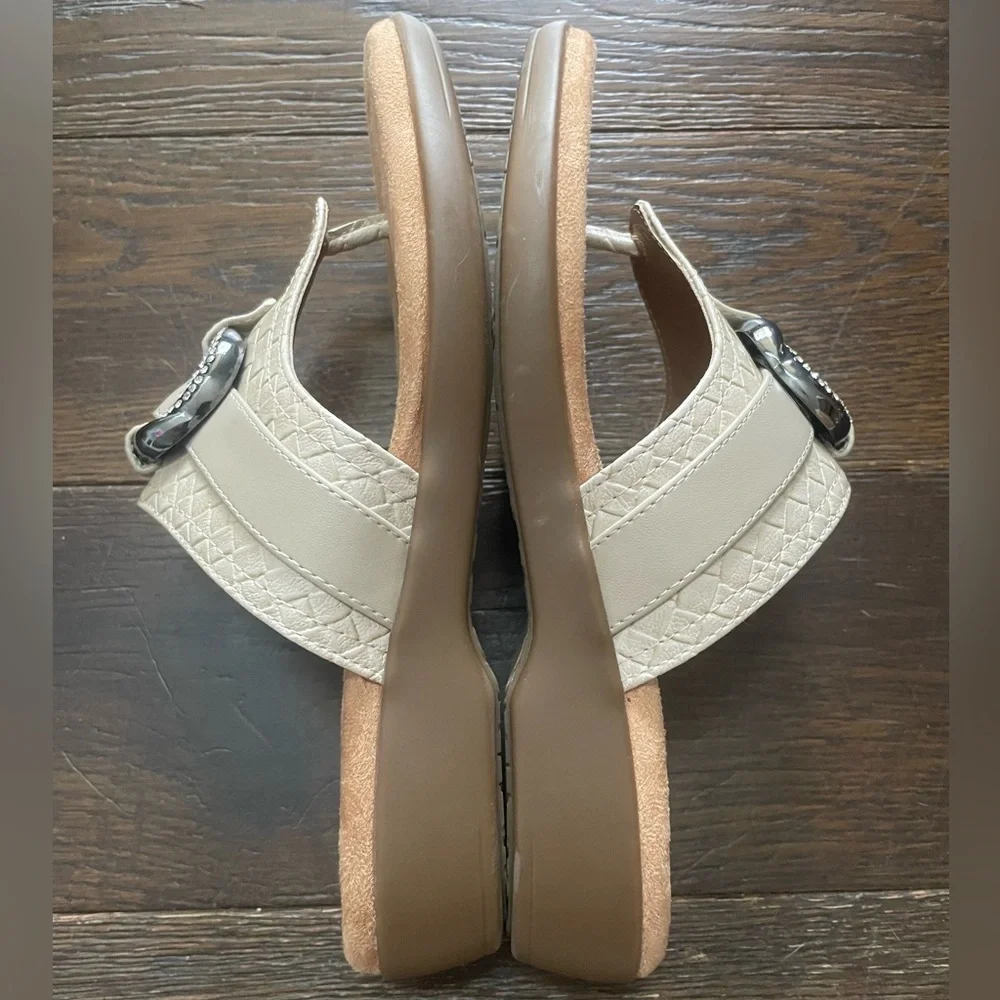 CLIFFS by White Mountain Benedict Mini‎ Wedge Woven Taupe Sandal
